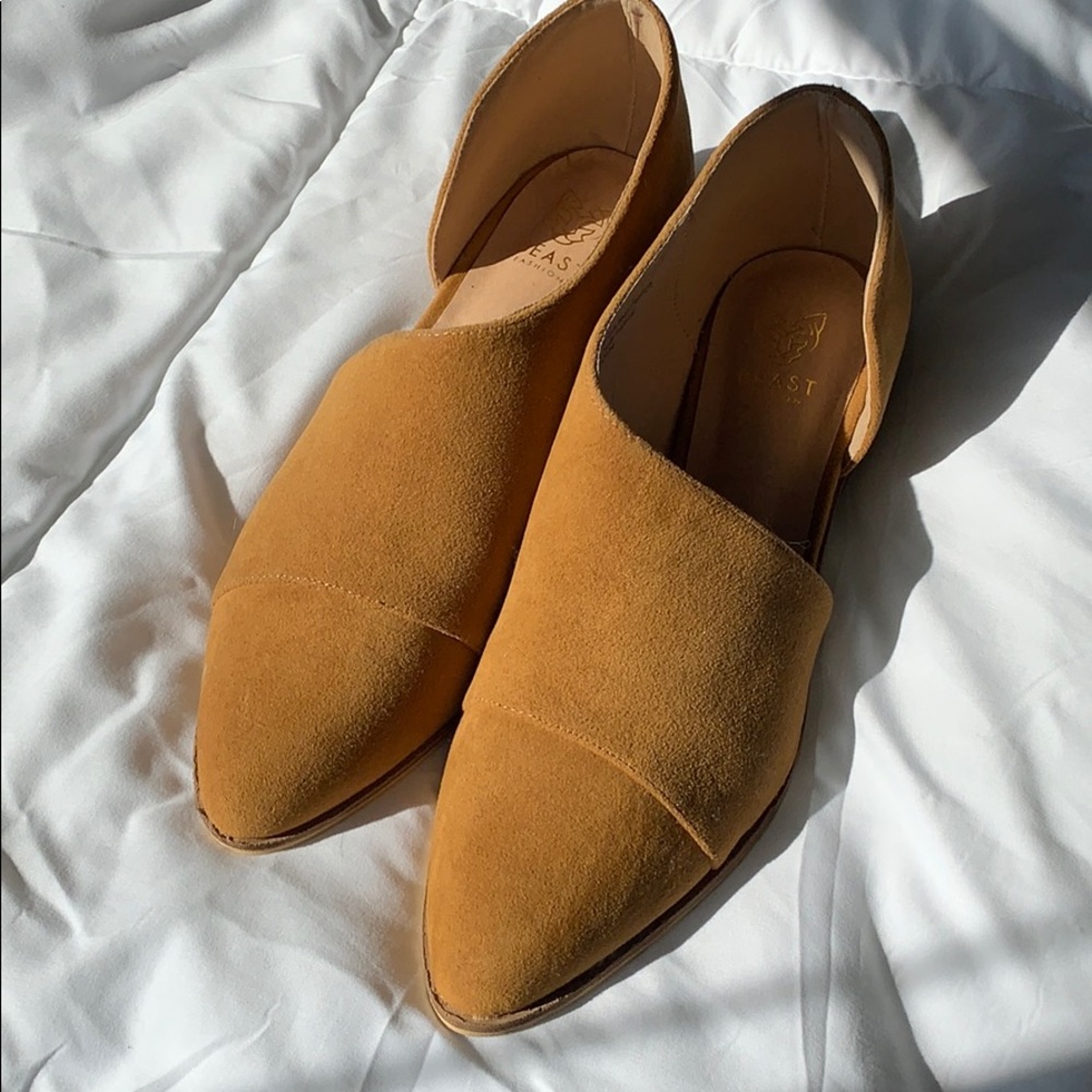 NWOT Royale Boutique Style Suede Loafers